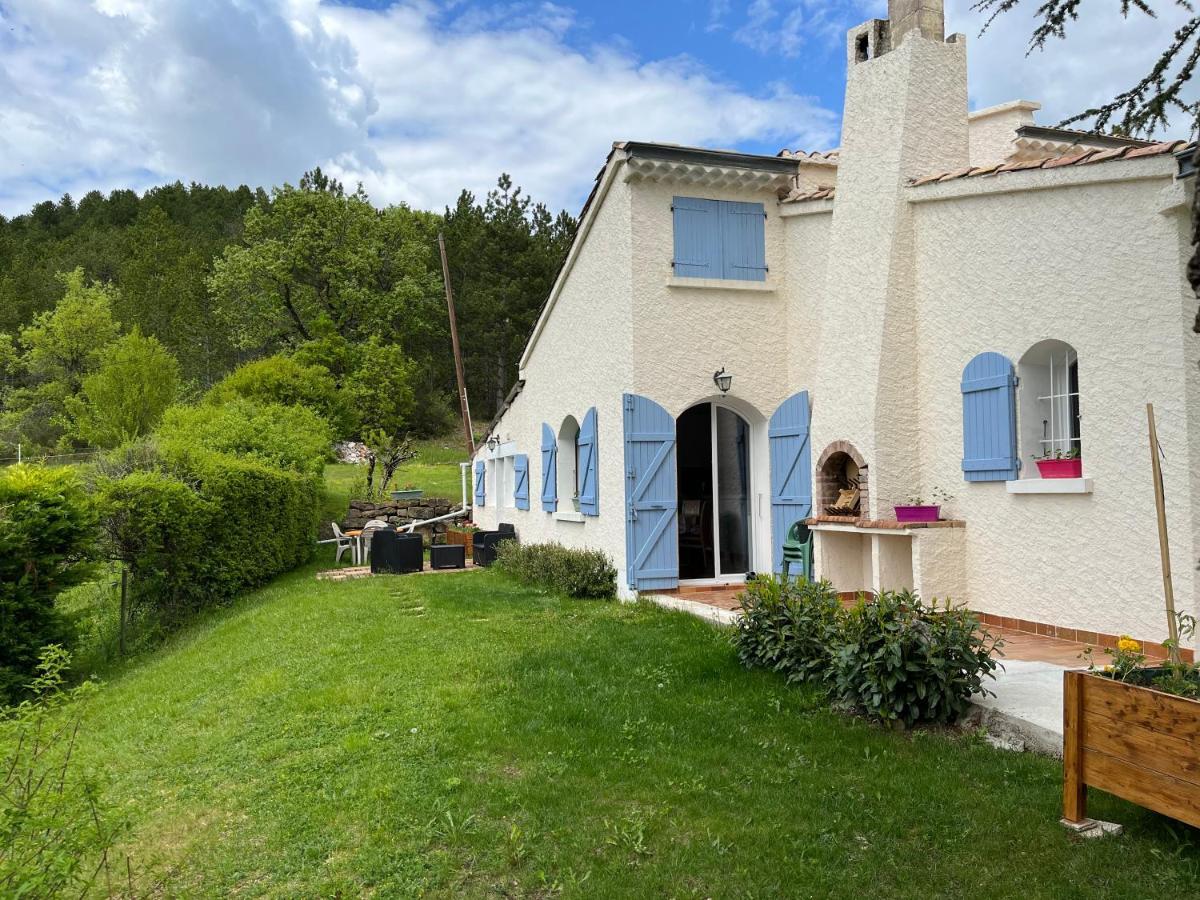 Le Cheval Blanc Bed and Breakfast Serres  Eksteriør billede