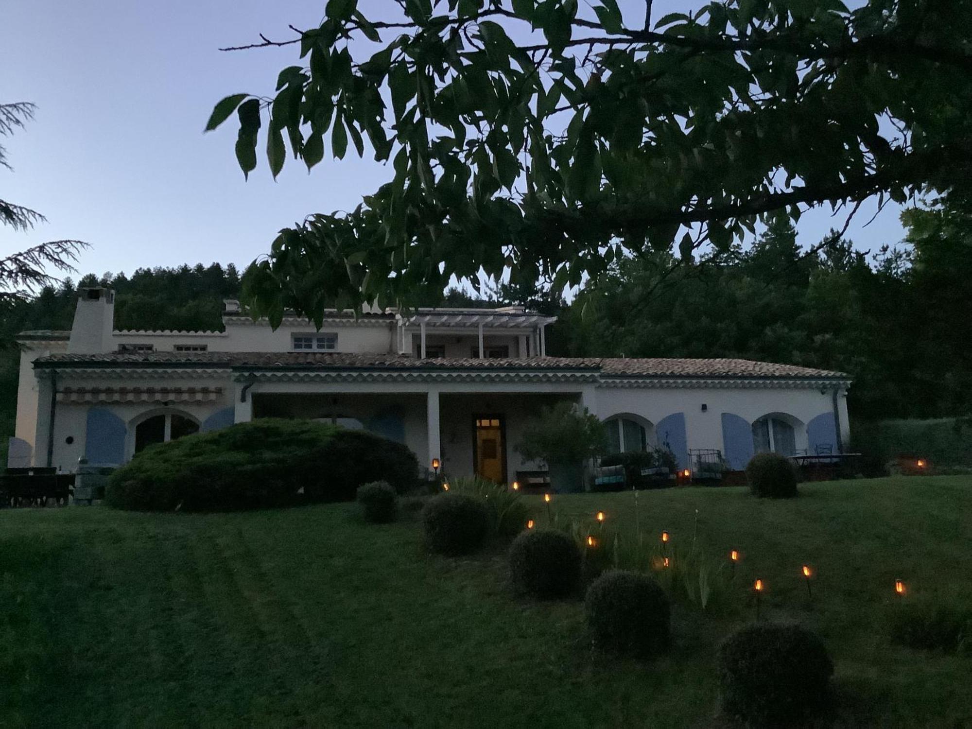 Le Cheval Blanc Bed and Breakfast Serres  Eksteriør billede